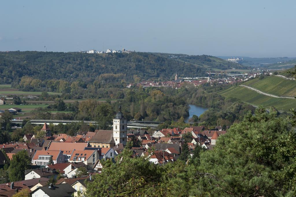 Hotel Sonnengarten Sommerhausen Esterno foto